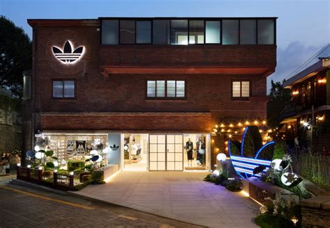 adidas bukchon heritage store